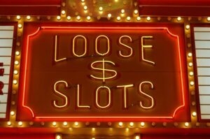 Online Slots: Tips For Playing and Having Fun