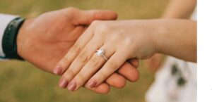 Buying an Engagement Ring—3 Tips on How to Stay Within Budget